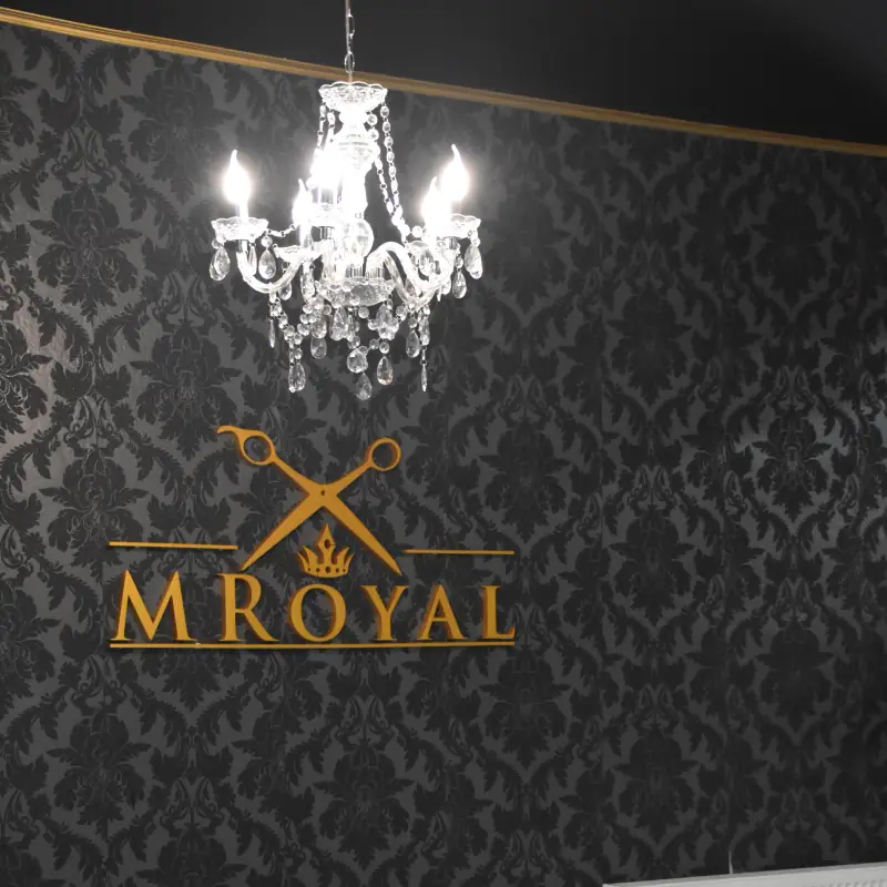 Interiér Salónu – M Royal Barbershop